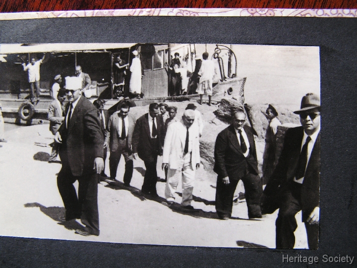 1957_aswan_burial_sultanmohamed_008 